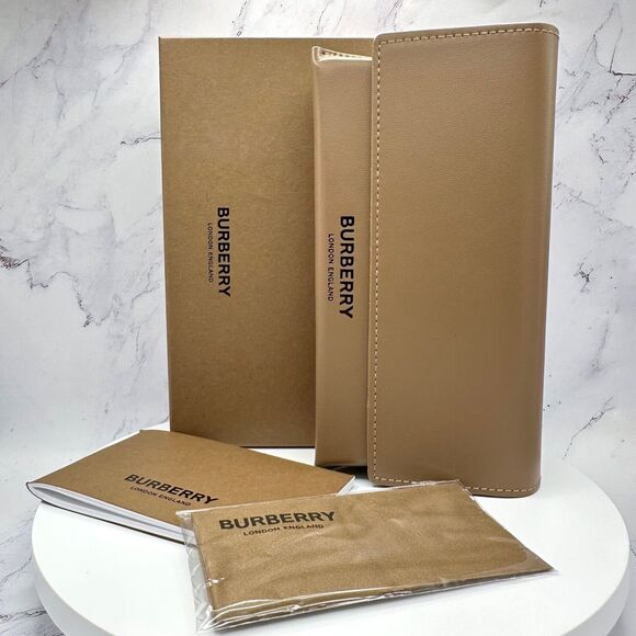 Burberry Sunglasses New - Picture 10 of 16